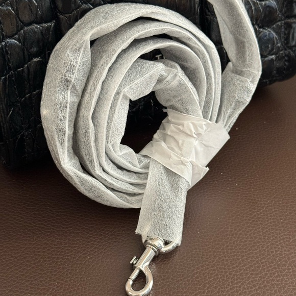 Marc Jacobs The Croc-Embossed Crossbody Tote bag - Picture 9 of 12